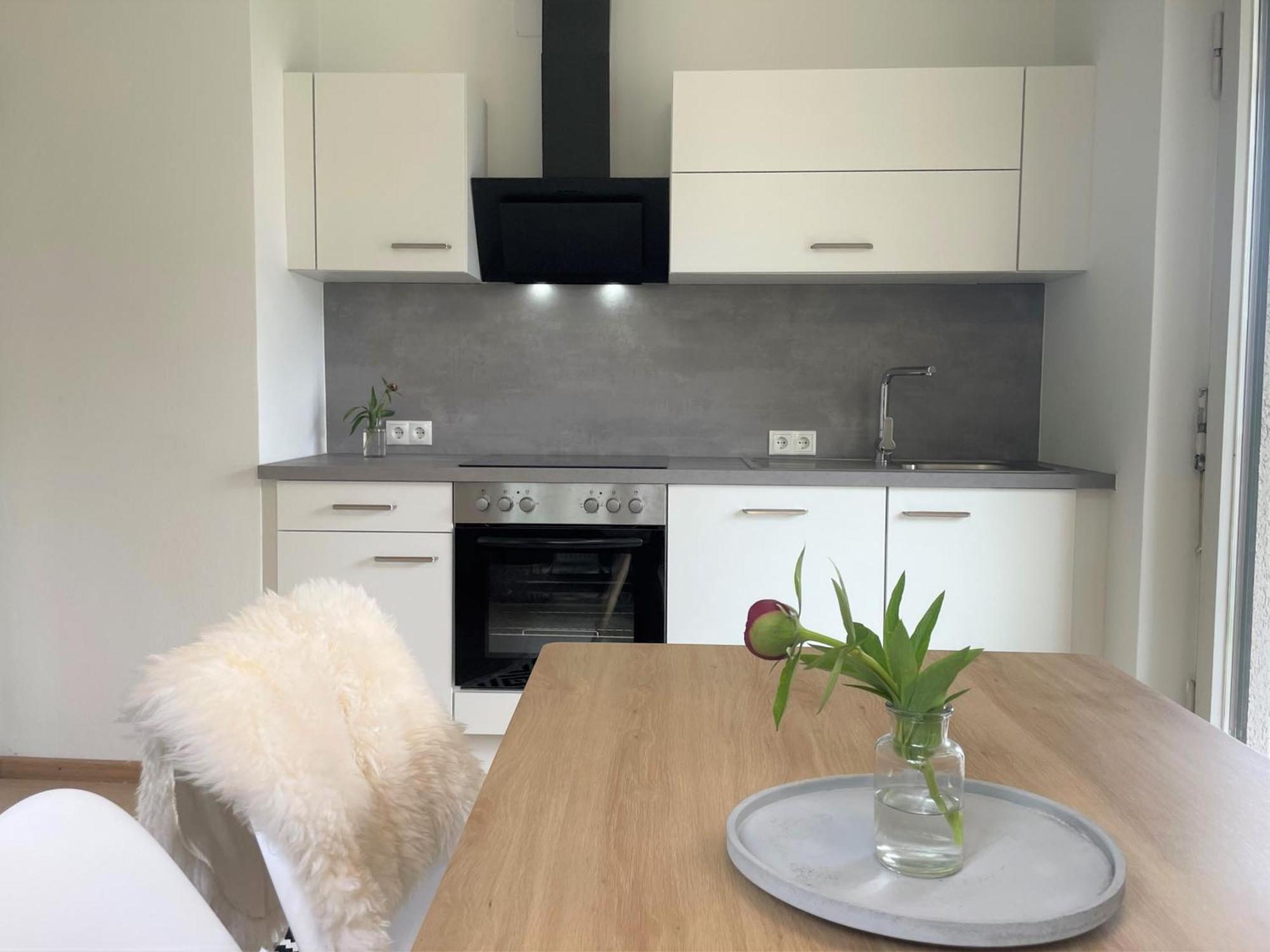 Crown Living Design Apartment - 2 Schlafzimmer - Kueche - Gratis Parkplatz - Abstellraum Fuer Fahrraeder/Ski Mader Exteriér fotografie