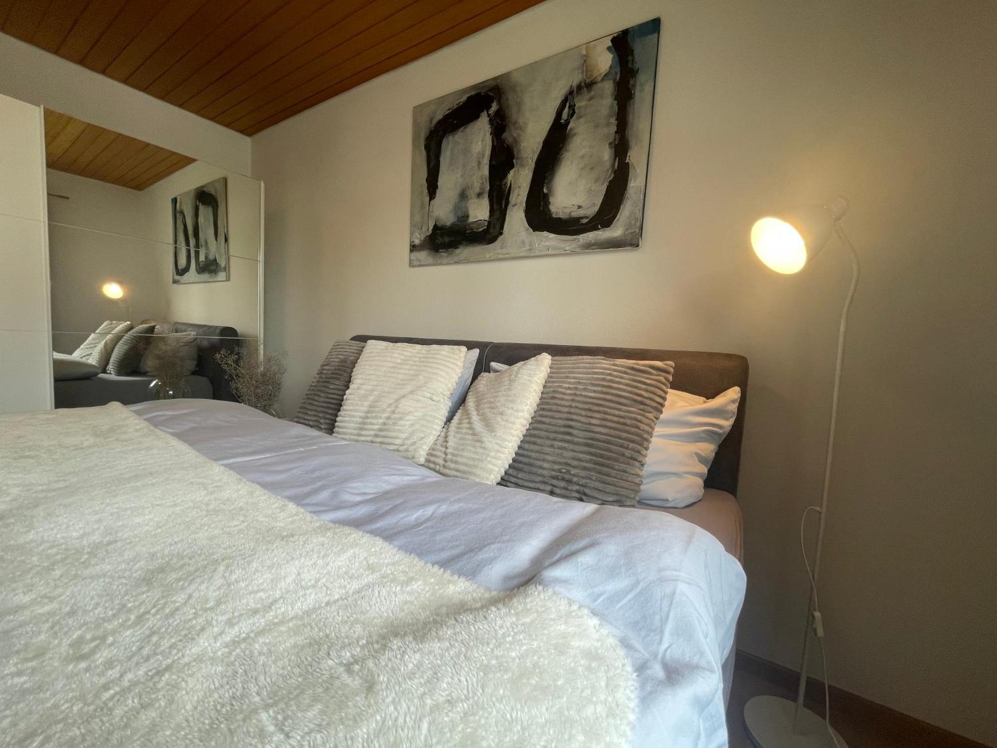 Crown Living Design Apartment - 2 Schlafzimmer - Kueche - Gratis Parkplatz - Abstellraum Fuer Fahrraeder/Ski Mader Exteriér fotografie
