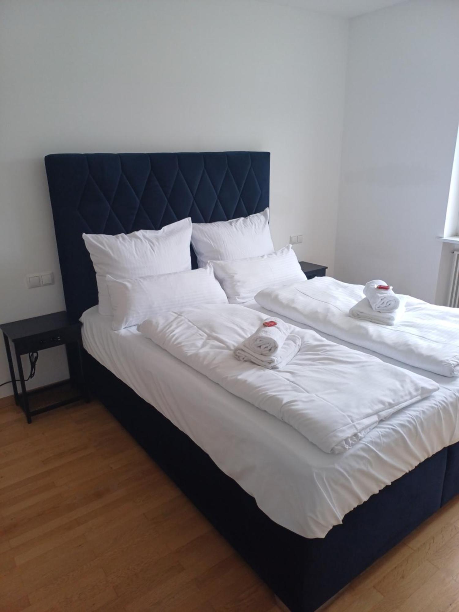 Crown Living Design Apartment - 2 Schlafzimmer - Kueche - Gratis Parkplatz - Abstellraum Fuer Fahrraeder/Ski Mader Exteriér fotografie